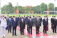 Lãnh đạo Đảng, Nhà nước vào Lăng viếng Chủ tịch Hồ Chí Minh