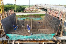 Lo khó huy động đủ nhân lực trở lại ngay để tăng tốc thi công