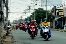 Công nhân đi làm đã được bỏ giấy đi đường.