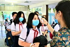 Căn cứ diễn biến của dịch Covid-19 tại từng địa bàn cụ thể, sẽ đề xuất Thành phố cho phép học sinh ở một số khối lớp được học trực tiếp tại trường. Ảnh: Hòa Thanh