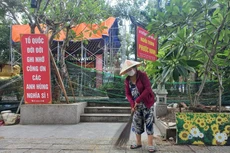 Người dân Đà Nẵng chăm nom Nghĩa trủng Phước Ninh