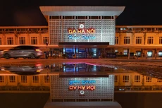 Đường phố Hà Nội vắng bóng người sau 20h