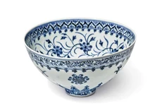 Chiếc bát cổ có thể được bán đấu giá ở mức nửa triệu USD. Ảnh: CNN