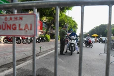 Hà Nội điều chỉnh quy định về giấy đi đường, cho dùng giấy cũ