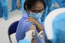 Thủ tướng nhấn mạnh, tổ chức tiêm vaccine nhanh, đúng đối tượng, an toàn, hiệu quả, không để vaccine hết hạn