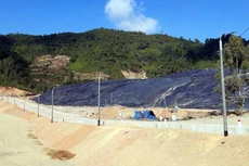 Nhà thầu đã hoàn thành cải tạo 5 hộc chứa rác hiện tại và đang triển khai thi công hộc chứa rác thứ 6 tại bãi rác Khánh Sơn.