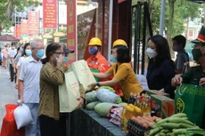 Hà Nội: Hỗ trợ cho 180.073 lao động tự do gặp khó do Covid-19