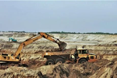 Mỏ sắt lớn nhất Đông Nam Á bất động gần 10 năm