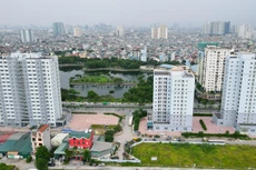 Nằm ngay vị trí "đất vàng", sát mặt đường lớn Tân Mai, đối diện hồ Đền Lừ (Hoàng Mai, Hà Nội), có vị trí không gian thoáng đãng, thuận tiện giao thông, song kỳ lạ thay 3 tòa chung cư đã xây dựng hoàn thiện nhưng đến nay vẫn bị bỏ hoang, không có người ở.