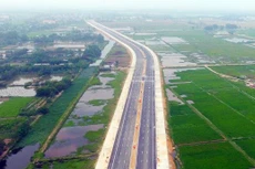 Tuyến đường nối TP Sầm Sơn đi Khu kinh tế Nghi Sơn sẽ rút ngắn thời gian đi lại của nhân dân. Ảnh: Phúc Tuấn