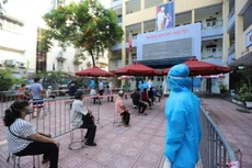 Hà Nội tiêm vắc xin cho tất cả người dân trên 18 tuổi, xét nghiệm toàn dân với hy vọng nới lỏng được các biện pháp phòng chống dịch sau 21/9.