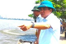 Ông Nguyễn Đức Chung bị cáo buộc chỉ đạo mua chế phẩm xử lý nước hồ thông qua công ty gia đình