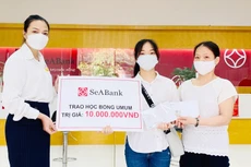 9 em học sinh nghèo do Quỹ khuyến học Ươm mầm Ước mơ SeABank đỡ đầu đã hoàn thành tốt nghiệp THPT và đều trúng tuyển vào các trường đại học