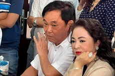 Vợ chồng ông Dũng "lò vôi" tại buổi đối chất với ông Võ Hoàng Yên vào sáng 2/3.