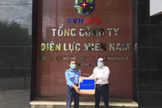 Món quà đặc biệt ngày Tết Độc lập của cán bộ nhân viên EVNNPC đến với đồng nghiệp khu vực phía Nam