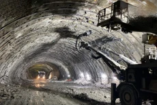 Thi công hầm xuyên núi trên cao tốc