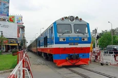 Cần nghiên cứu ứng dụng khoa học kỹ thuật trong việc quản lý, điều hành chạy tàu, cảnh báo tự động tại các đường ngang, các lối đi tự mở.