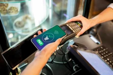 Chính phủ yêu cầu thúc đẩy thanh toán không dùng tiền mặt, xử lý nghiêm hành vi trốn thuế