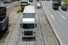 Quốc lộ 51, đoạn qua Biên Hòa, Đồng Nai, bị hư hỏng nặng