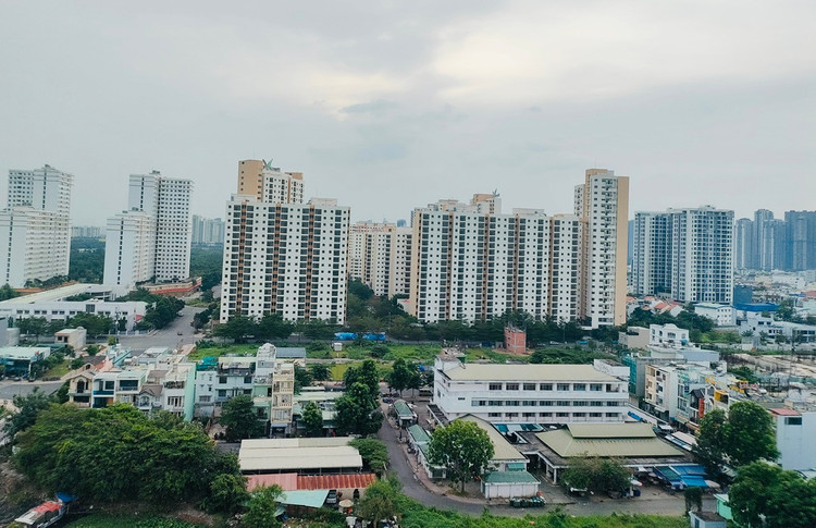 Nhiều ý kiến cho rằng, song song với việc khai thác hiệu quả quỹ đất, TP.HCM cần sớm triển khai các chính sách điều chỉnh bảng giá đất linh hoạt, minh bạch. Ảnh: Gia An