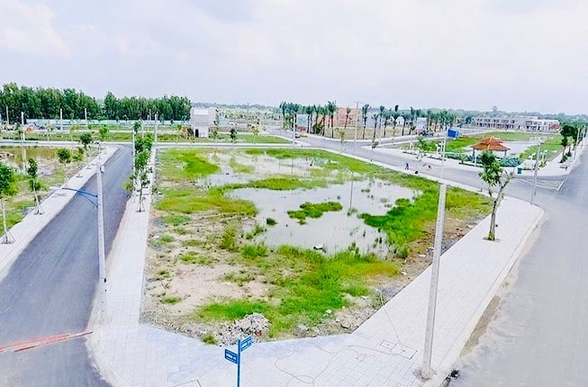 Các chuyên gia cho rằng, nhà đầu tư không nên chạy theo đám đông, cần xem xét lộ trình hạ tầng, quy hoạch và pháp lý trước khi xuống tiền. Ảnh minh họa: Internet