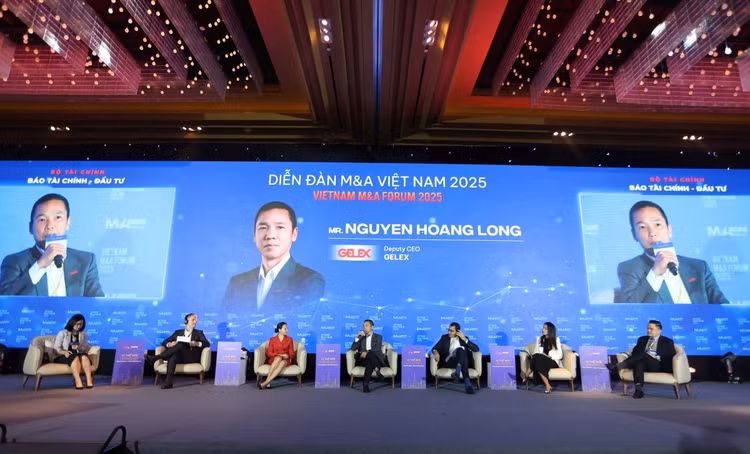 Phiên thứ hai của Diễn đàn M&A Việt Nam 2025 tập trung vào việc nhận diện “vận hội mới” để thúc đẩy làn sóng M&A và tái cấu trúc doanh nghiệp trong giai đoạn 2025–2030. Ảnh: Lê Toàn