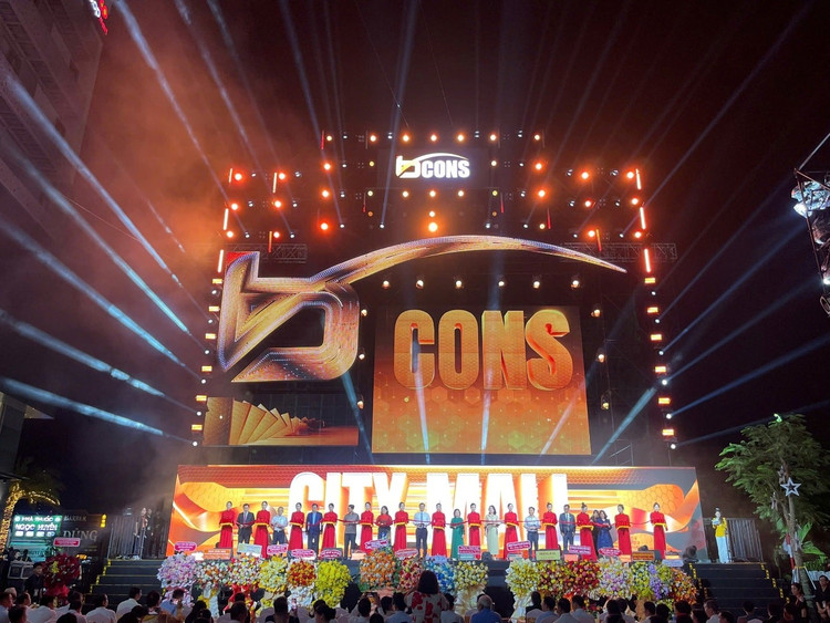 Bcons City Mall tọa lạc ngay mặt tiền đường Thống Nhất, có tổng diện tích sàn hơn 10.000 m²