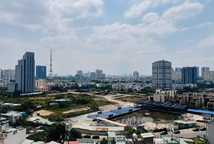 Sự lệch pha không chỉ diễn ra giữa cung và cầu, mà còn giữa chính sách bất động sản và chính sách tiền tệ. Ảnh: An Nhiên