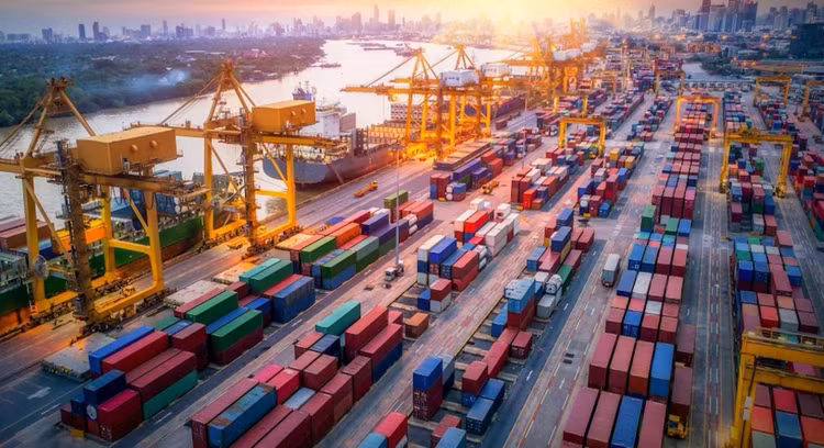 Nhiều mặt hàng xuất khẩu chủ lực của Việt Nam vẫn phụ thuộc đáng kể vào nguyên phụ liệu nhập khẩu. Ảnh: Internet