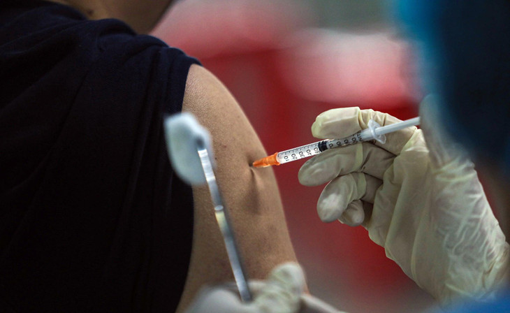 TP.HCM triển khai tiêm mũi vaccine Covid-19 thứ 3 cho lực lượng tuyến đầu chống dịch trên địa bàn