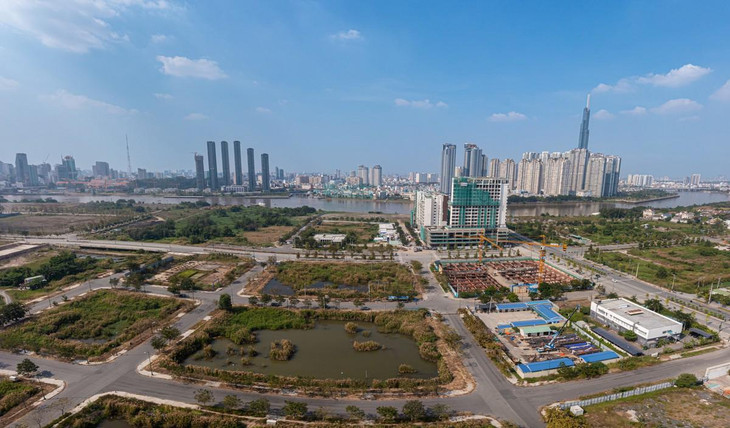 Lô đất 3-12 có một mặt sát với Đại lộ Vòng cung và không giáp sông Sài Gòn.