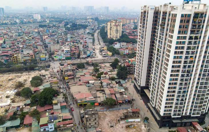 Theo Phó Chủ tịch UBND TP. Hà Nội Dương Đức Tuấn, hiện Dự án còn vướng giải phóng mặt bằng tại ngõ 176 Định Công với khoảng 2.300 m2 đất.