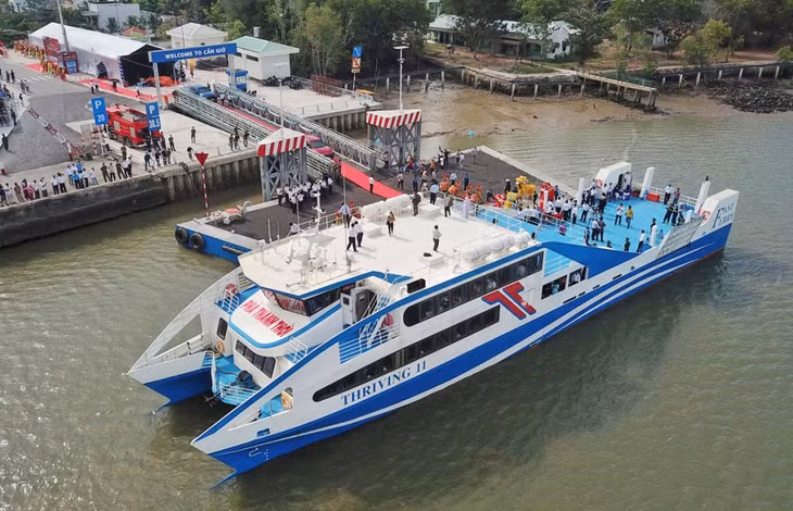 Phà biển đậu tại bến Tắc Suất, huyện Cần Giờ