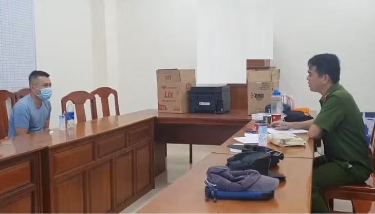 Công an lấy lời khai của Nguyễn Sỹ Dũng