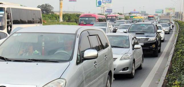 Mặc dù dự án cải tạo nâng cấp cao tốc Pháp Vân - Cầu Giẽ đã hoàn thành hơn 3 năm nay, nhưng do nút giao Pháp Vân (đầu tuyến tại quận Hoàng Mai) vẫn chưa được xây dựng đồng bộ nên hiện nay chiều cao tốc Cầu Giẽ về Pháp Vân thường xuyên ùn tắc kéo dài, nhất là dịp cuối tuần và lễ Tết.