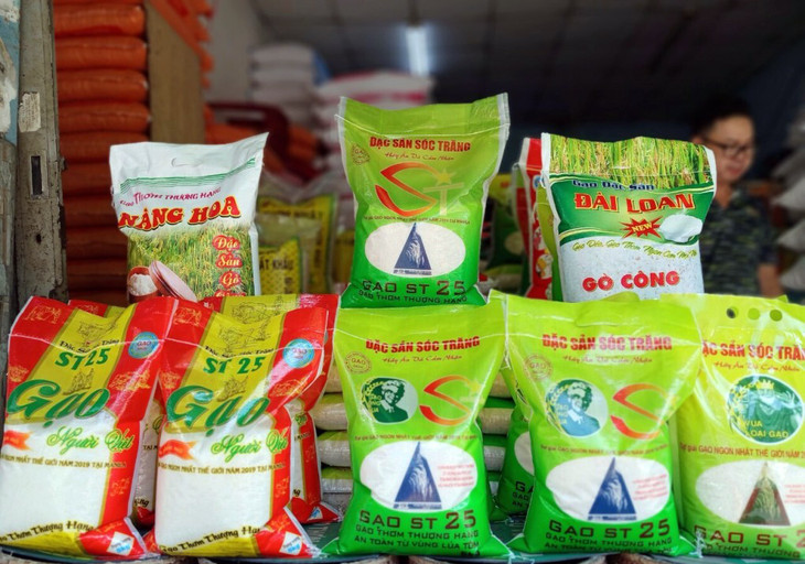 Cửa hàng gạo trên đường Lê Đức Thọ (Gò Vấp)