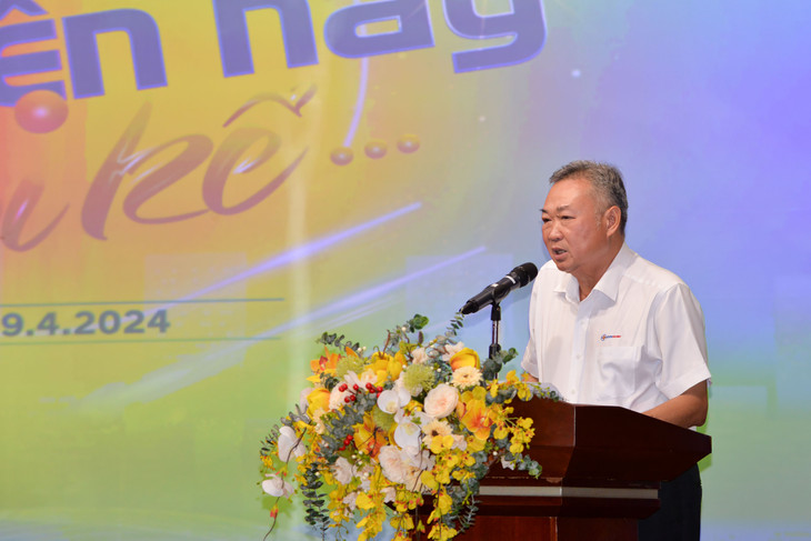 Ông Phạm Quốc Bảo - Bí thư Đảng ủy, Chủ tịch HĐTV EVNHCMC phát biểu tại buổi lễ