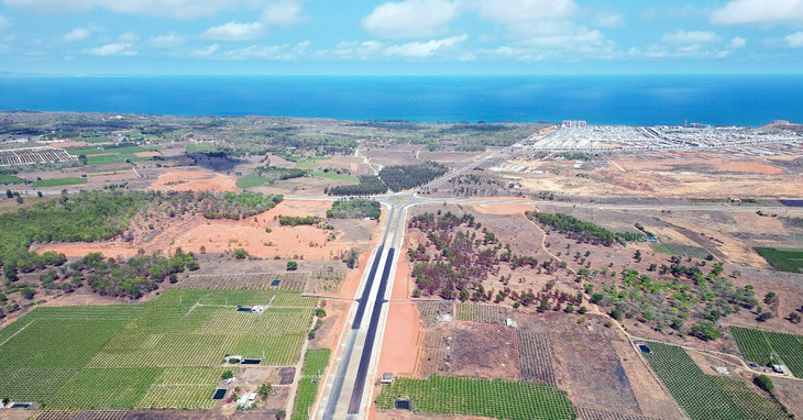 Toàn cảnh đường Hàm Kiệm - Tiến Thành hướng từ biển nối lên cao tốc