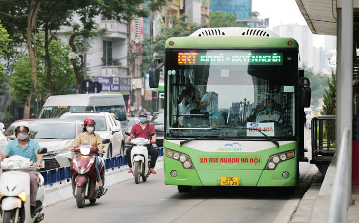 Từ khi đi vào hoạt động năm 2016 tuyến BRT Kim Mã - Yên Nghĩa luôn gặp phải nhiều ý kiến trái chiều Từ khi đi vào hoạt động năm 2016 tuyến BRT Kim Mã - Yên Nghĩa luôn gặp phải nhiều ý kiến trái chiều