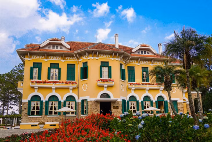 Dinh I nằm tại số 1 Trần Quang Diệu, phường 10, TP Đà Lạt