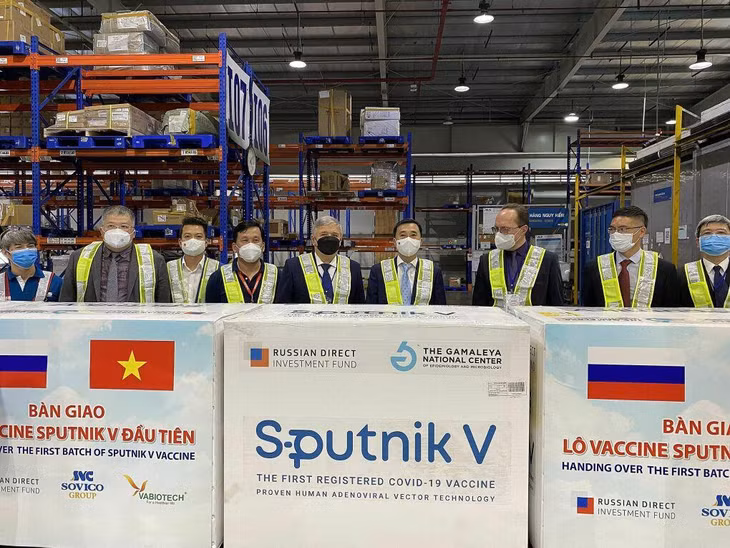 Lô vaccine Sputnik V với 740.000 liều về đến sân bay Nội Bài