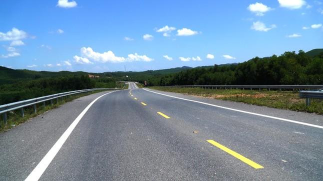 Sau khi Hội đồng kiểm tra nhà nước chấp thuận, Ban Quản lý Dự án đường Hồ Chí Minh sẽ tiến hành báo cáo, gửi hồ sơ tài liệu và nghiệm thu bàn giao đến Tổng cục Đường bộ Việt Nam.