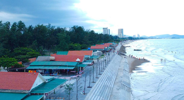 Dãy kiốt ven biển Cửa Lò thuộc diện giải tỏa