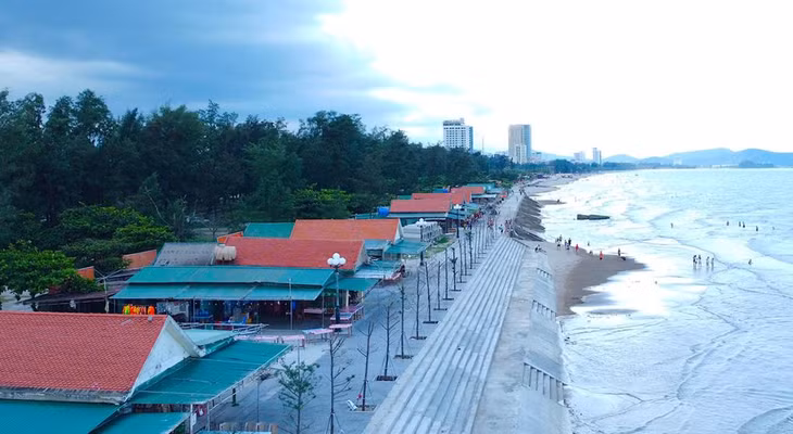 Dãy kiốt ven biển Cửa Lò thuộc diện giải tỏa