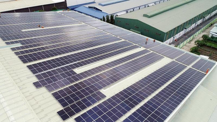 Bắc Ninh đã yêu cầu dừng ngay thi công điện mặt trời áp mái nhà trong khu công nghiệp. Ảnh minh họa.