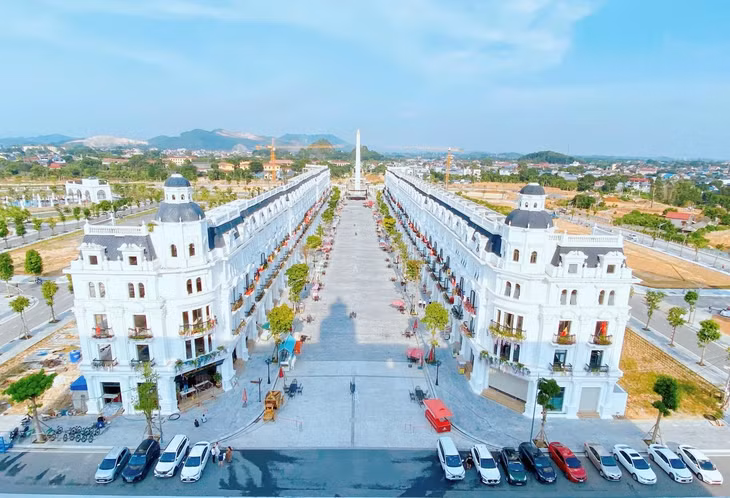 Phố đi bộ The Rome với dãy shophouse sang trọng, đẳng cấp