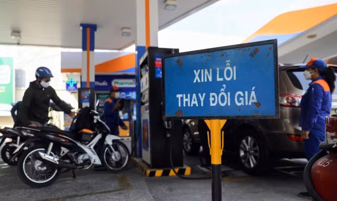 Giá xăng bớt 1.000 đồng thuế môi trường từ 11/7