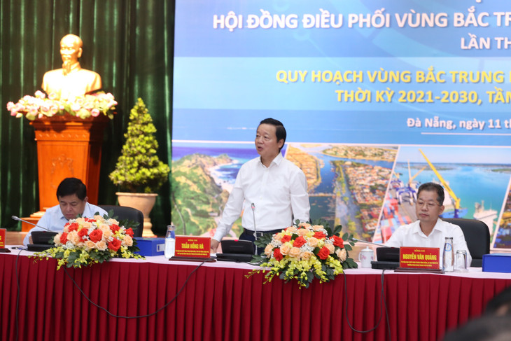 Phó Thủ tướng Trần Hồng Hà, Chủ tịch Hội đồng vùng Bắc Trung Bộ và duyên hải Trung Bộ phát biểu tại Hội nghị Phó Thủ tướng Trần Hồng Hà, Chủ tịch Hội đồng vùng Bắc Trung Bộ và duyên hải Trung Bộ phát biểu tại Hội nghị