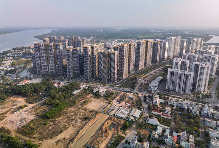 Bất động sản khu Đông TP.HCM với các cao ốc, chung cư, dự án, đất nền, nhà phố...