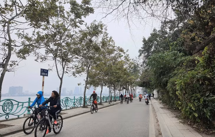 Đường Quảng An hiện có mặt cắt ngang 5 - 8 m